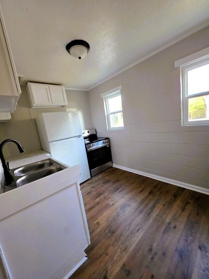 532 Hampton Ave Nw - Photo 5 of 9