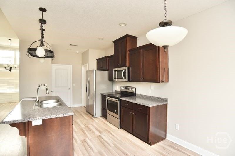 128 Brasher Dr - Photo 6 of 17