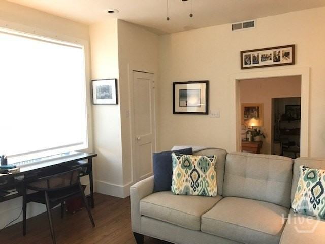 118 E Harris St - Photo 4 of 6