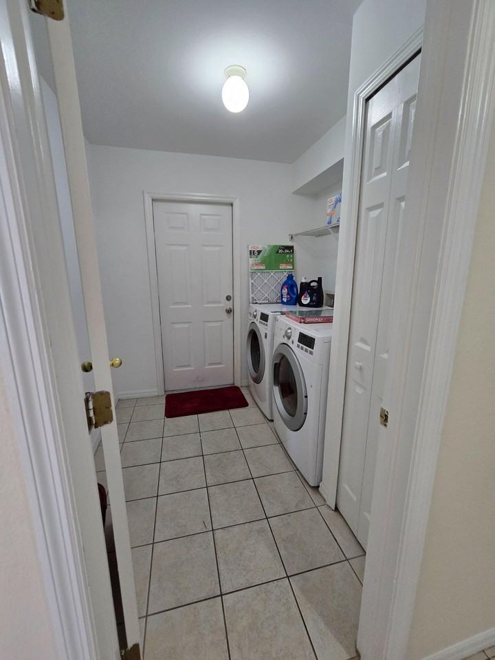 Nw 18th St - Photo 6 of 34