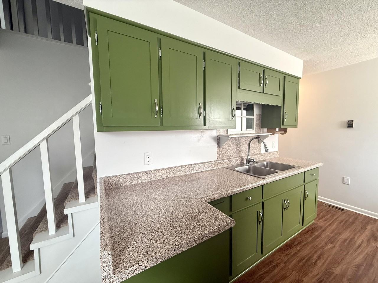 1405 Webb Ridge Rd - Photo 6 of 50