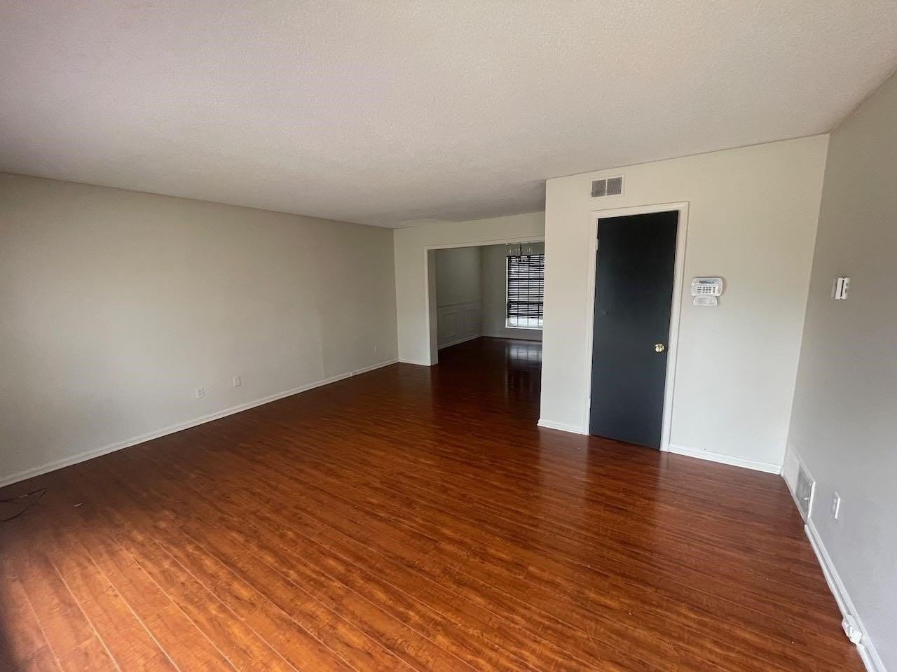 495 Dickinson St - Photo 3 of 14