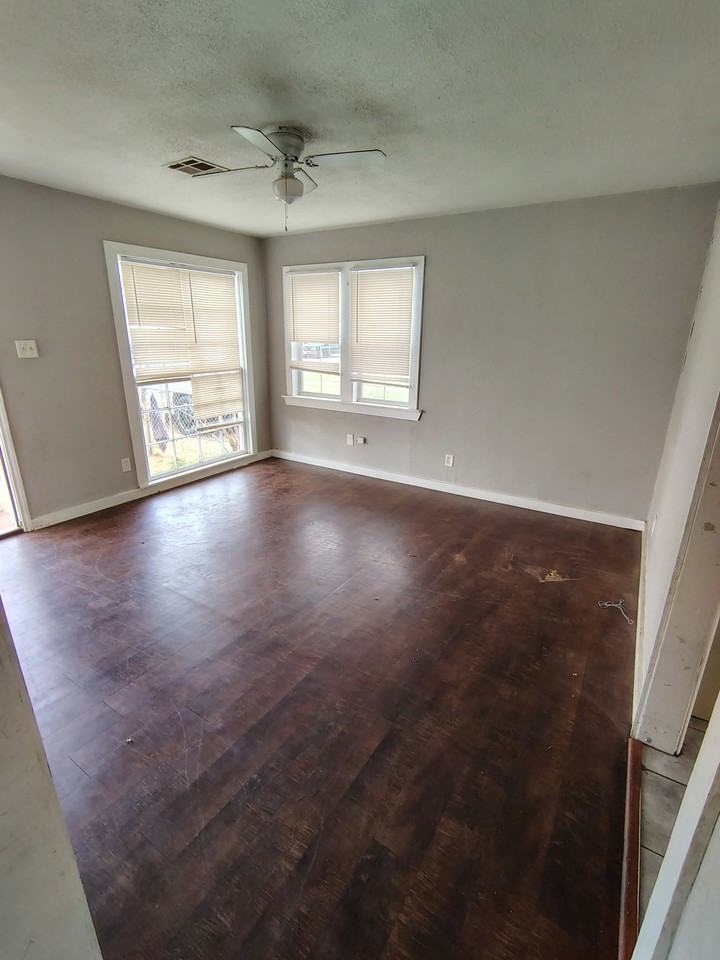 412 N A St #1 - Photo 2 of 8