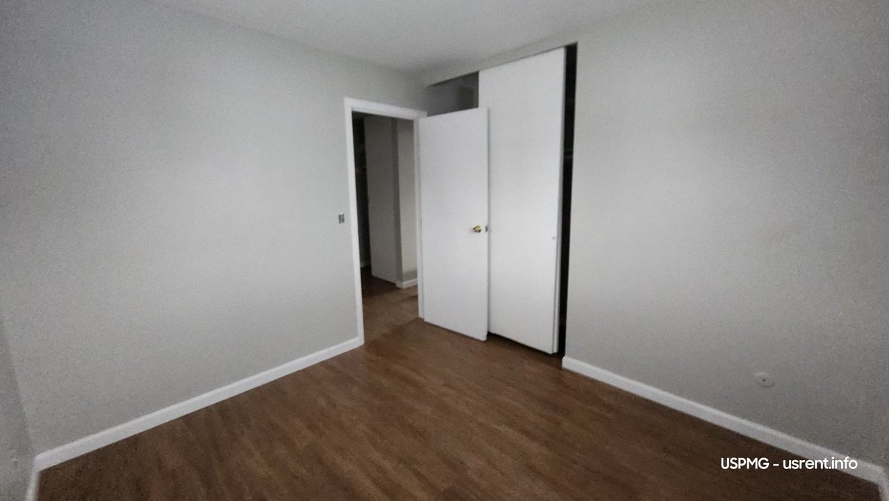 852 Crowden Dr #1 - Photo 5 of 13