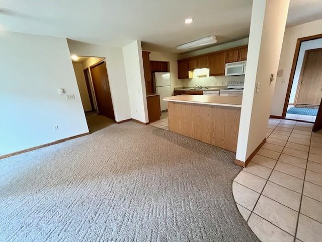 586 N Westmount Dr #3 - Photo 2 of 18