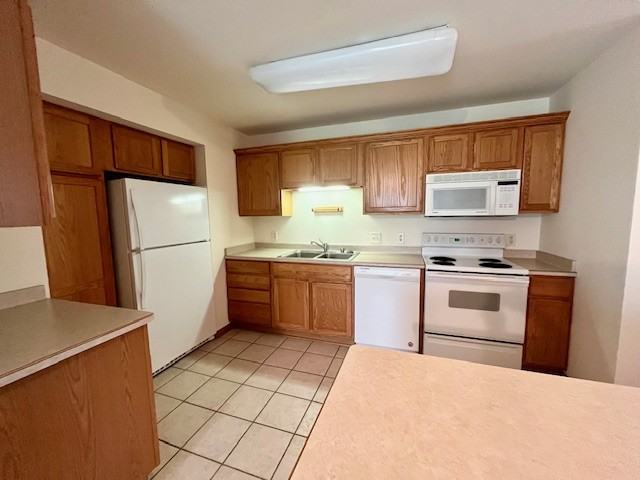 586 N Westmount Dr #3 - Photo 7 of 18