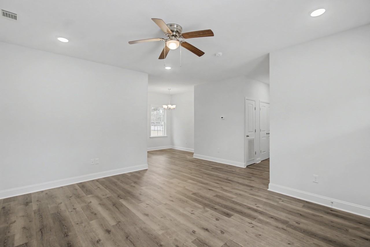 205 Bagley Ave #B - Photo 3 of 25