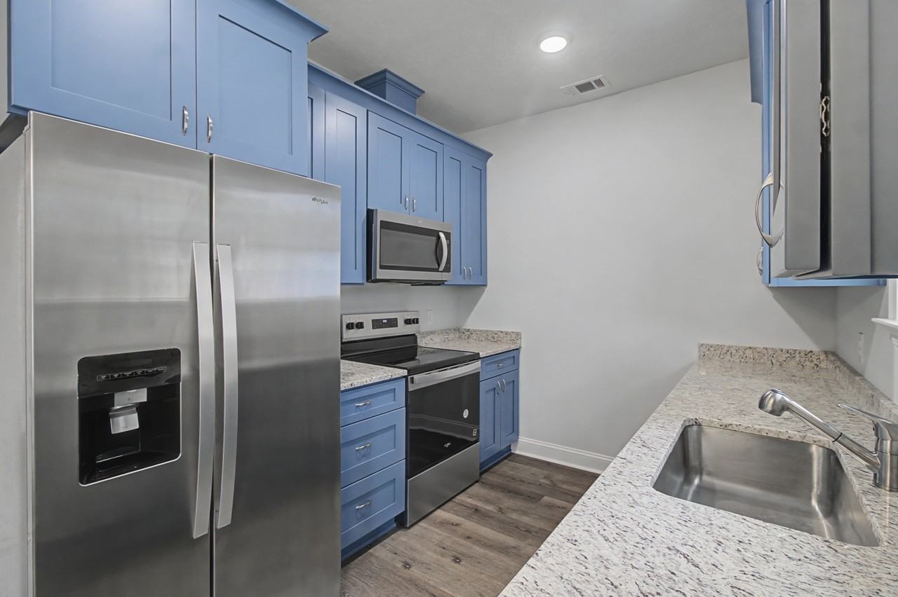 205 Bagley Ave #B - Photo 7 of 25