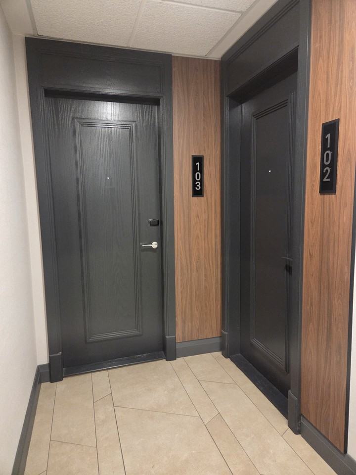 1900 Lake Shore Boulevard West - Photo 5 of 26