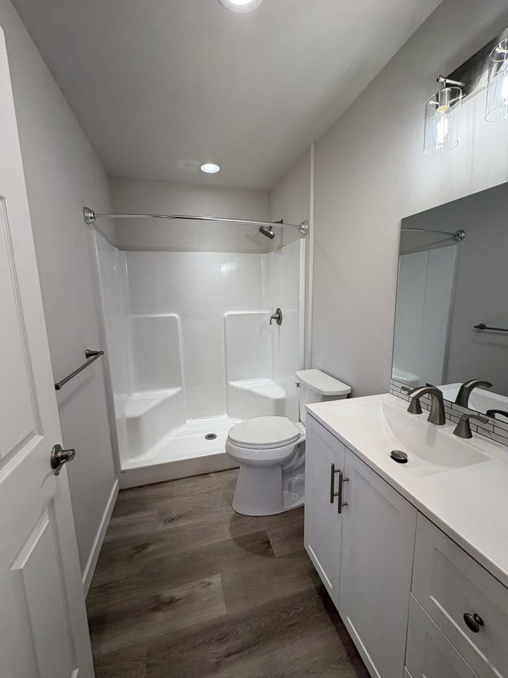 2210 Arden Court North ##B - Photo 7 of 47