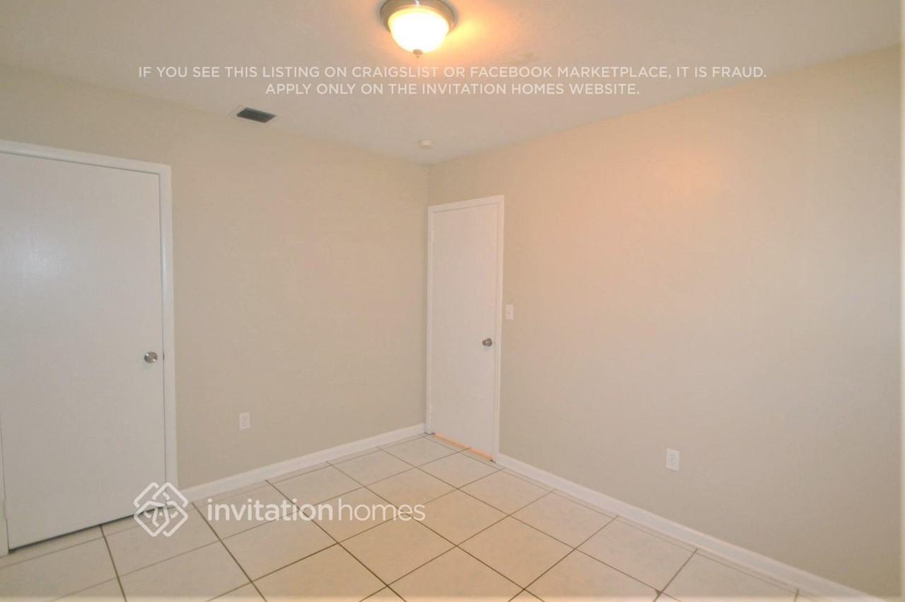 6816 Sw 12th St - Photo 6 of 12