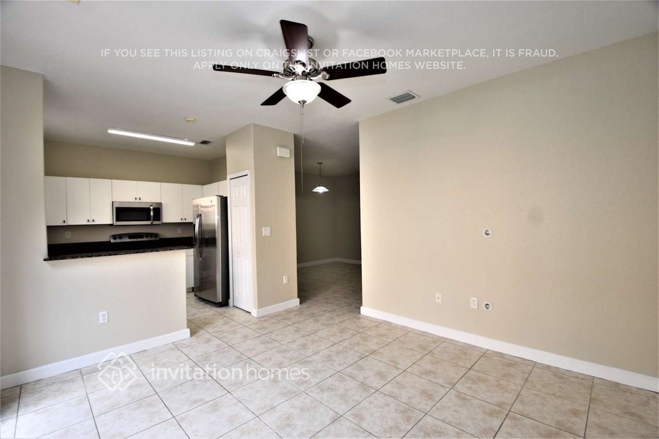 8624 Nw 112th Pl - Photo 7 of 31