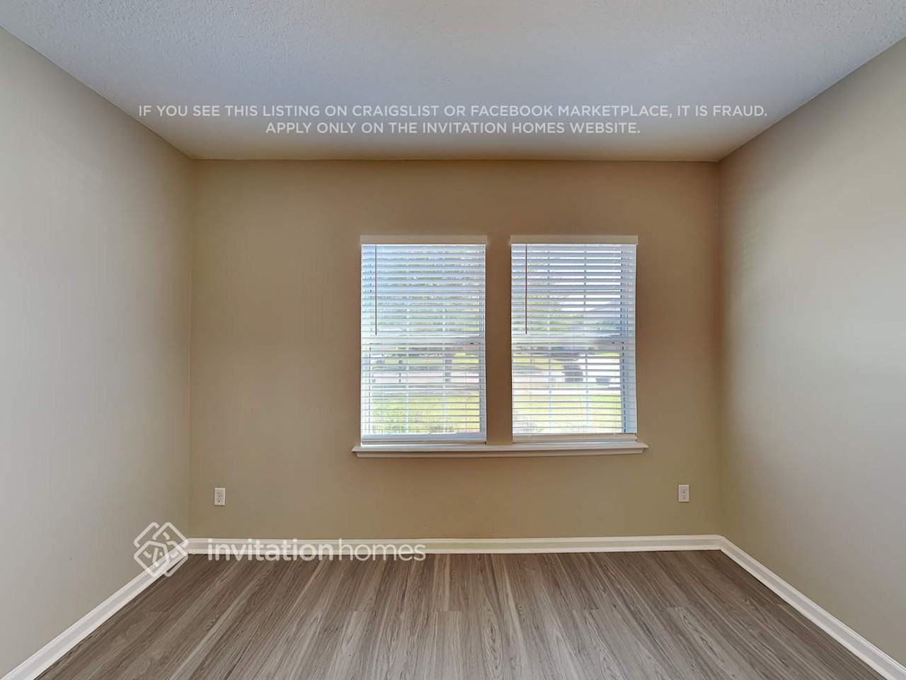 4841 Creek Bluff Ln - Photo 3 of 18