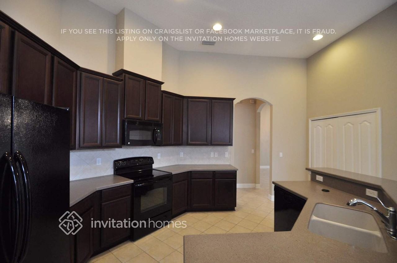 6135 White Tip Rd - Photo 5 of 17