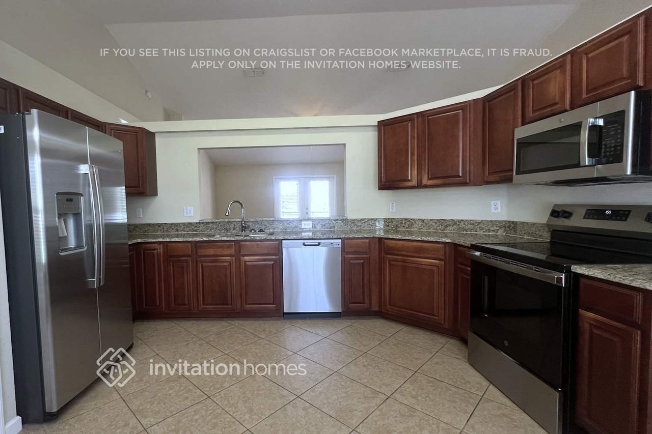 9600 Saragossa St - Photo 5 of 16