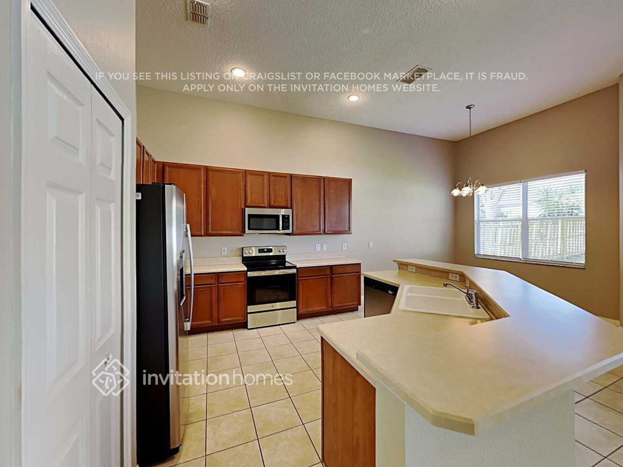 6510 Lake Pembroke Pl - Photo 7 of 20