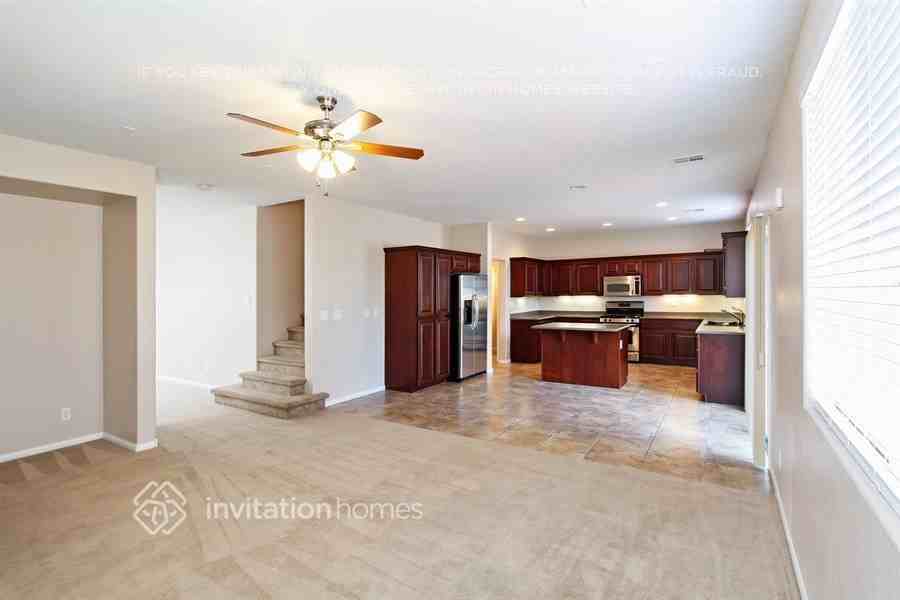 6436 Winter Moon St - Photo 4 of 12