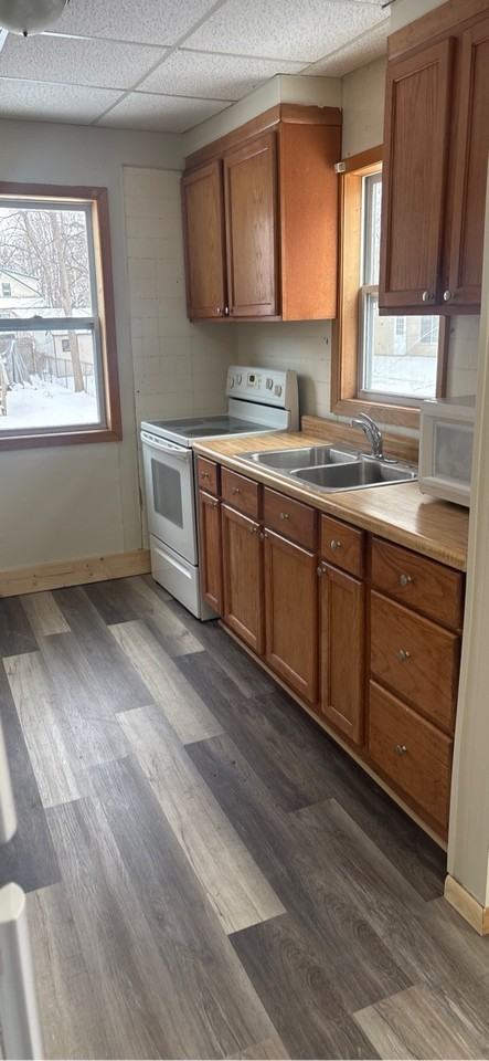 415 8th Ave E #3 - Photo 3 of 12