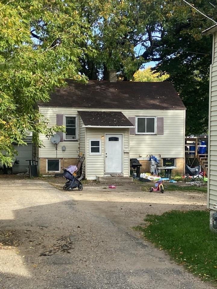 413 8th Ave E #2 - Photo 2 of 2