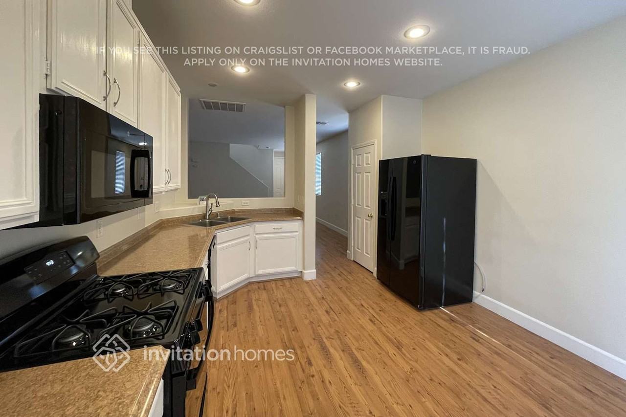 3963 Indian Gold St - Photo 5 of 20