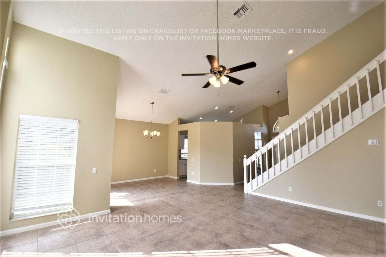 3553 Moss Pointe Pl - Photo 2 of 14