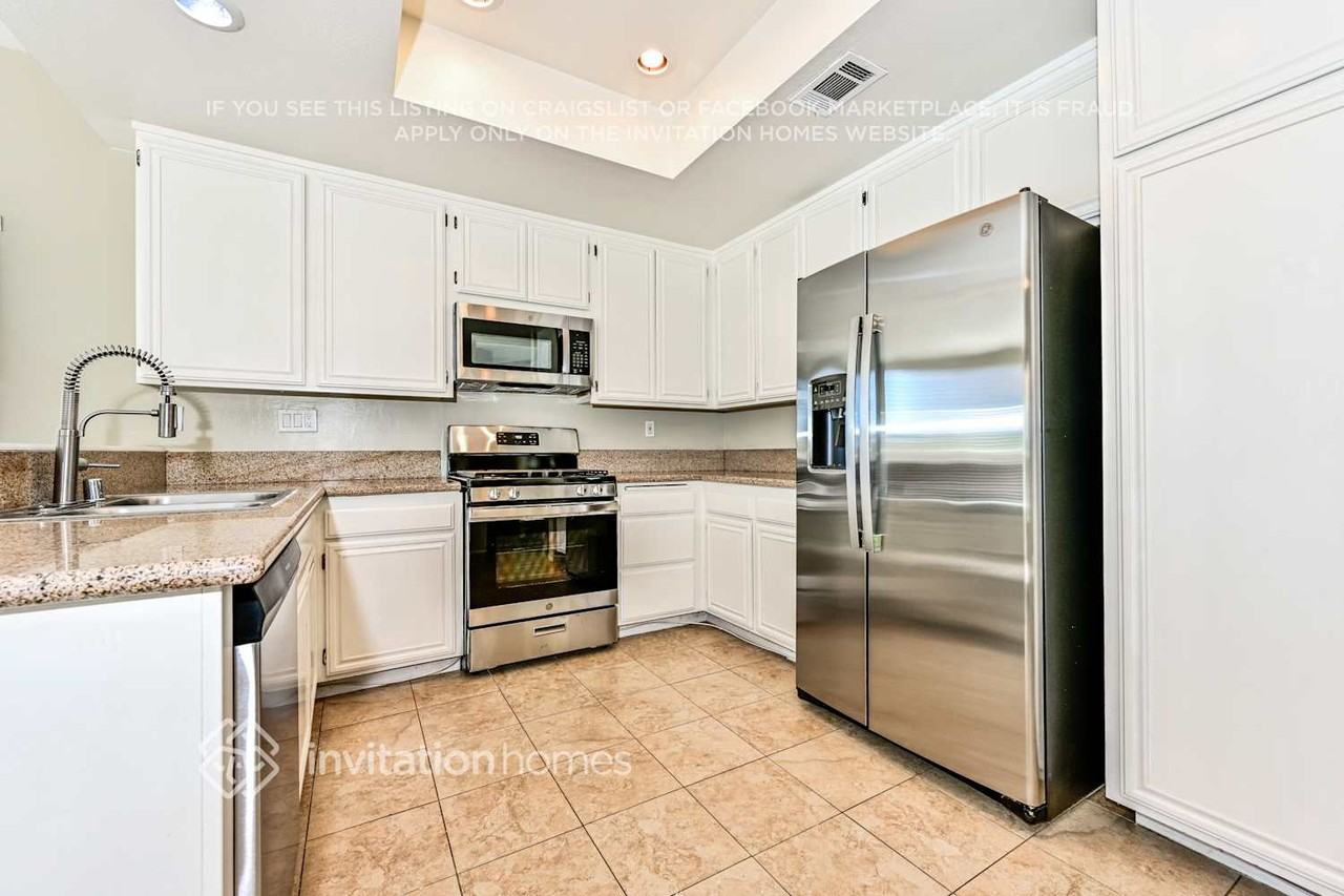 12420 Alderglen St - Photo 7 of 18