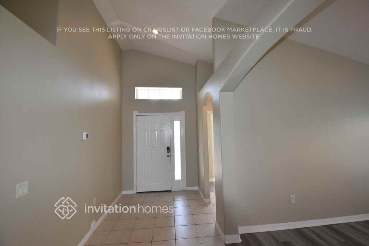 2726 Bradfordt Dr - Photo 2 of 20