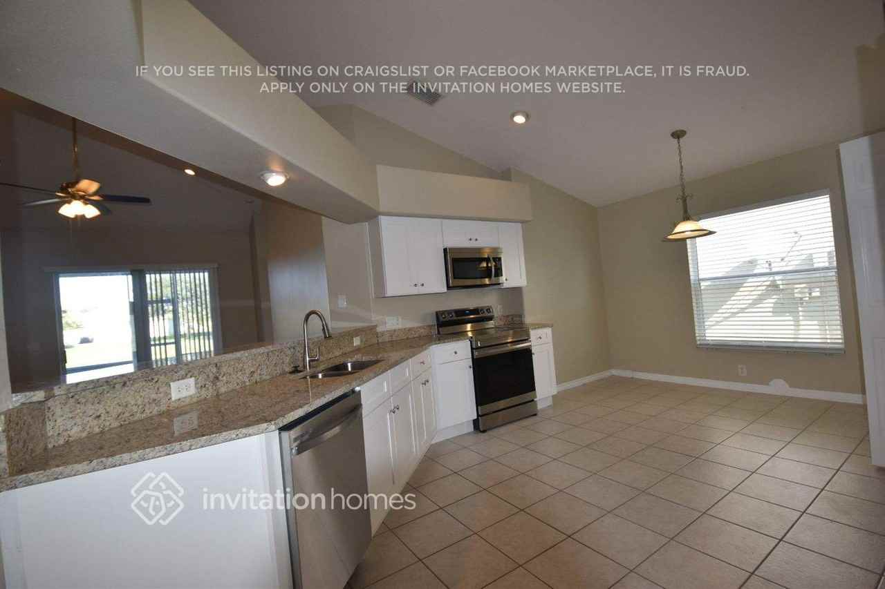 2726 Bradfordt Dr - Photo 6 of 20