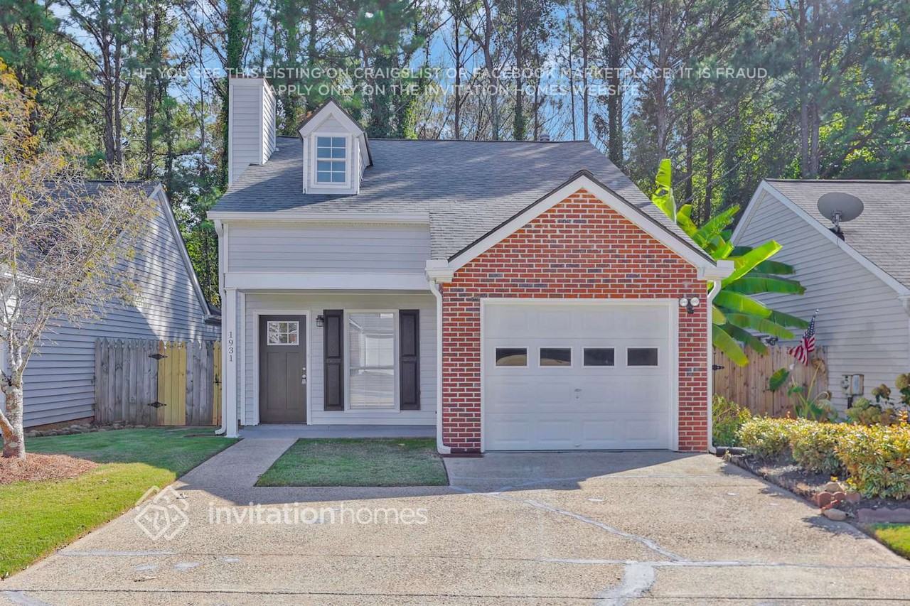 1931 Brittania Cir - Photo 2 of 23