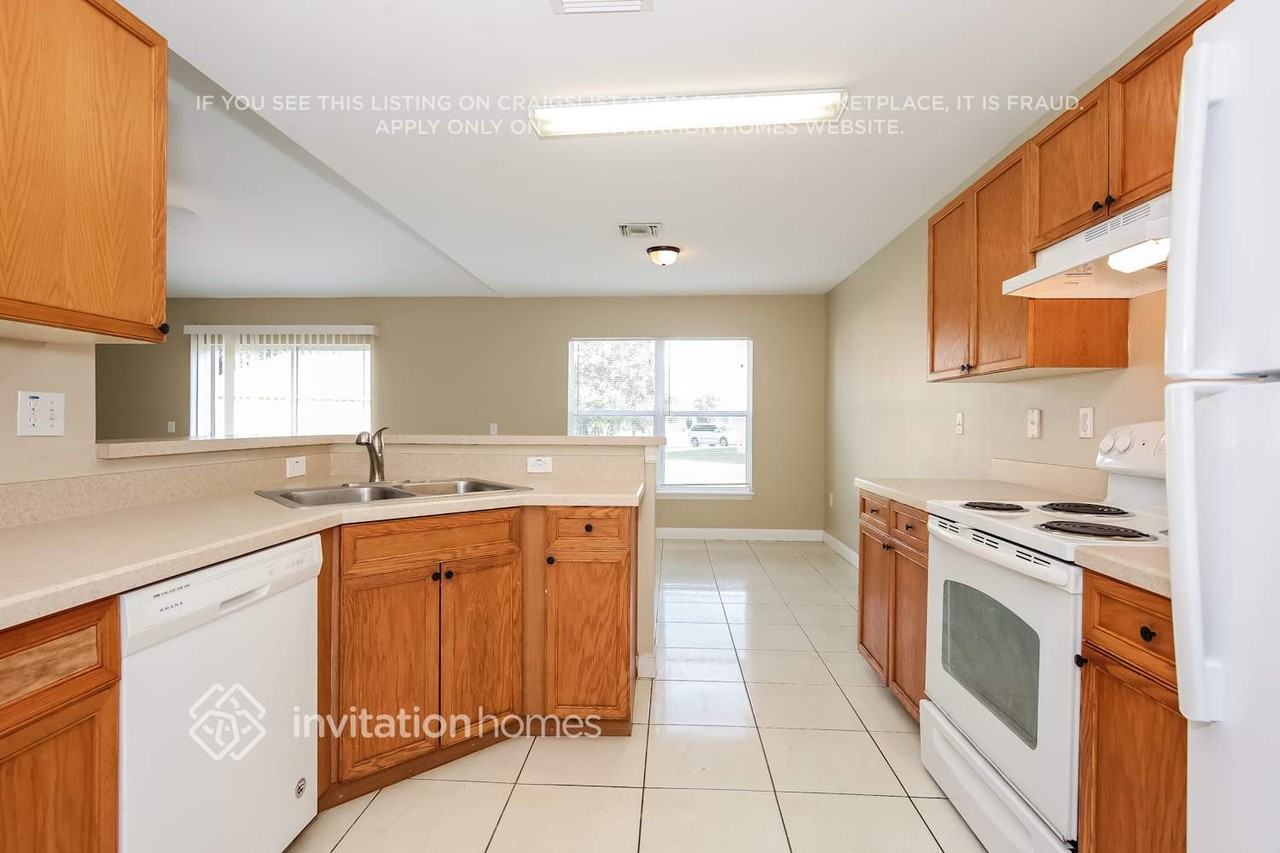 530 Peace Dr - Photo 4 of 17