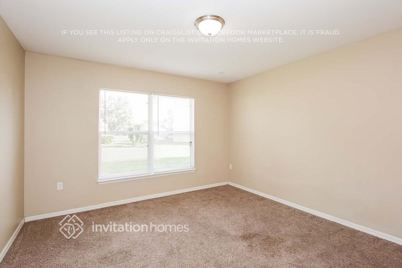 530 Peace Dr - Photo 6 of 17