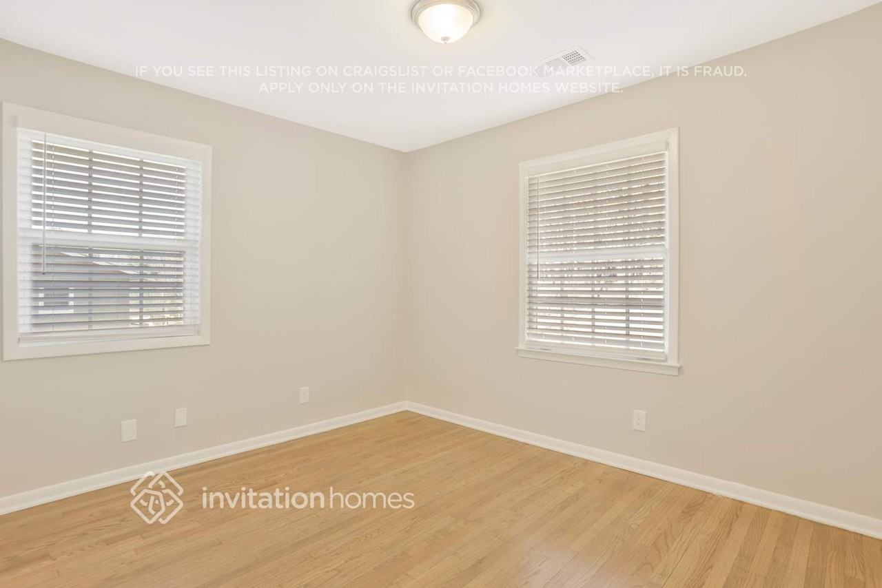 1795 Fayetteville Ct Se - Photo 6 of 12