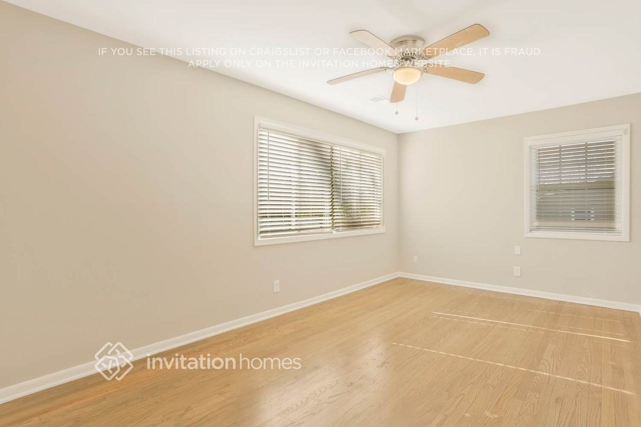 1795 Fayetteville Ct Se - Photo 7 of 12