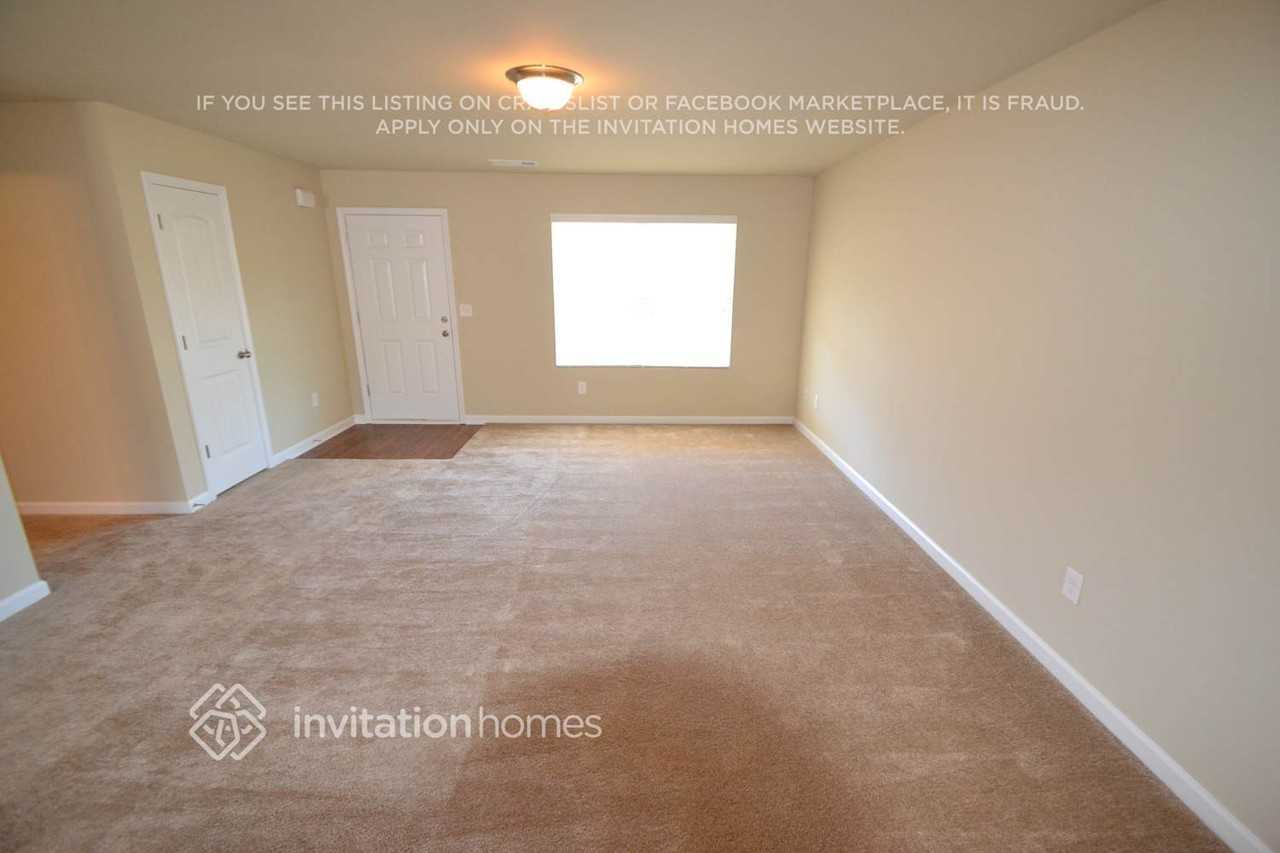 75 Brookline Pkwy - Photo 2 of 11