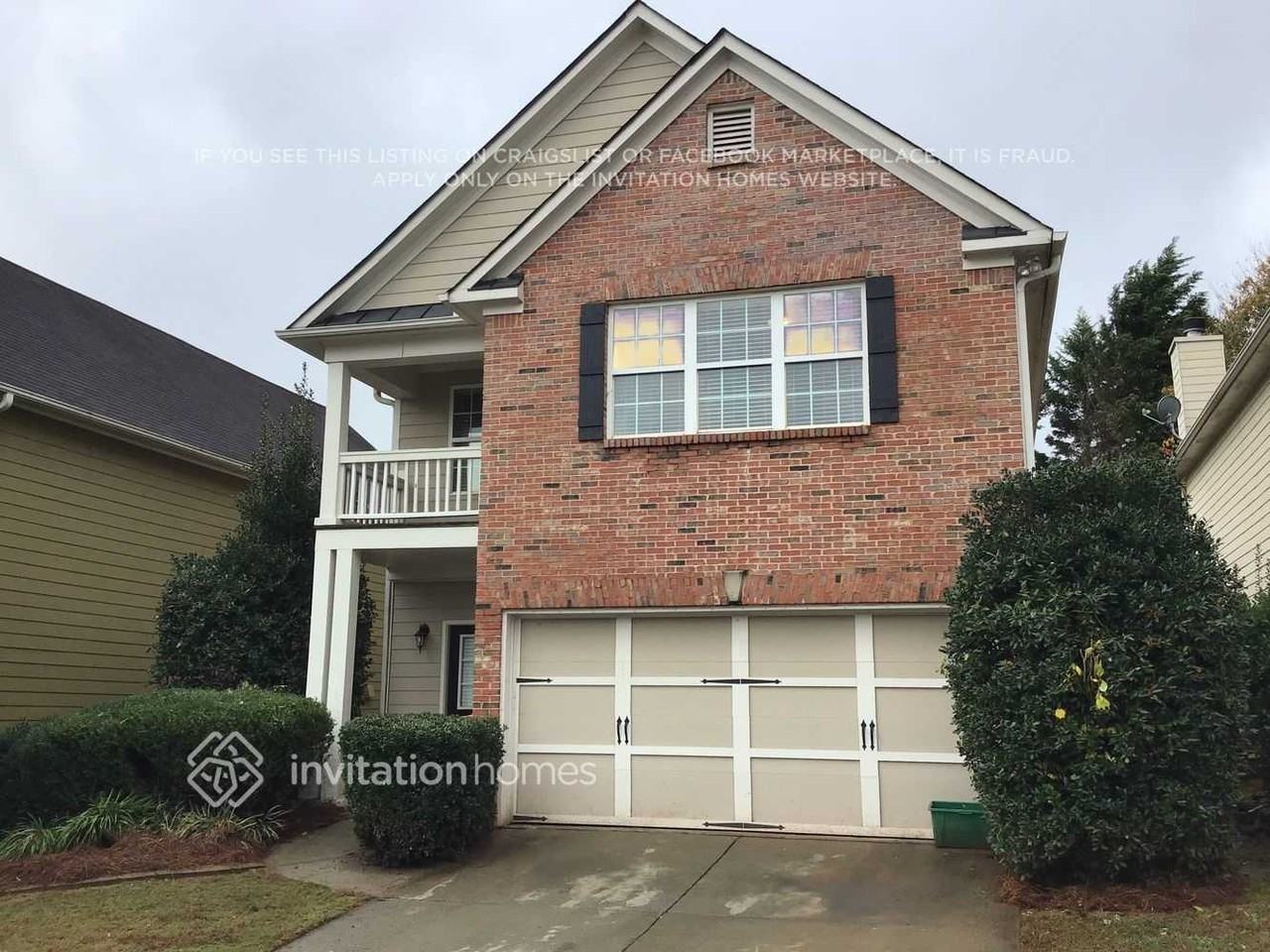 2076 Barberry Dr - Photo 2 of 15