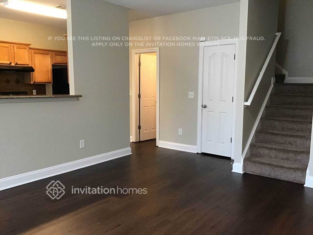 2076 Barberry Dr - Photo 6 of 15