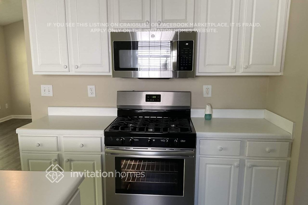 1149 Autumn Glen Way - Photo 4 of 11