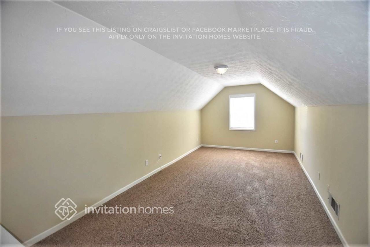 1149 Autumn Glen Way - Photo 5 of 11