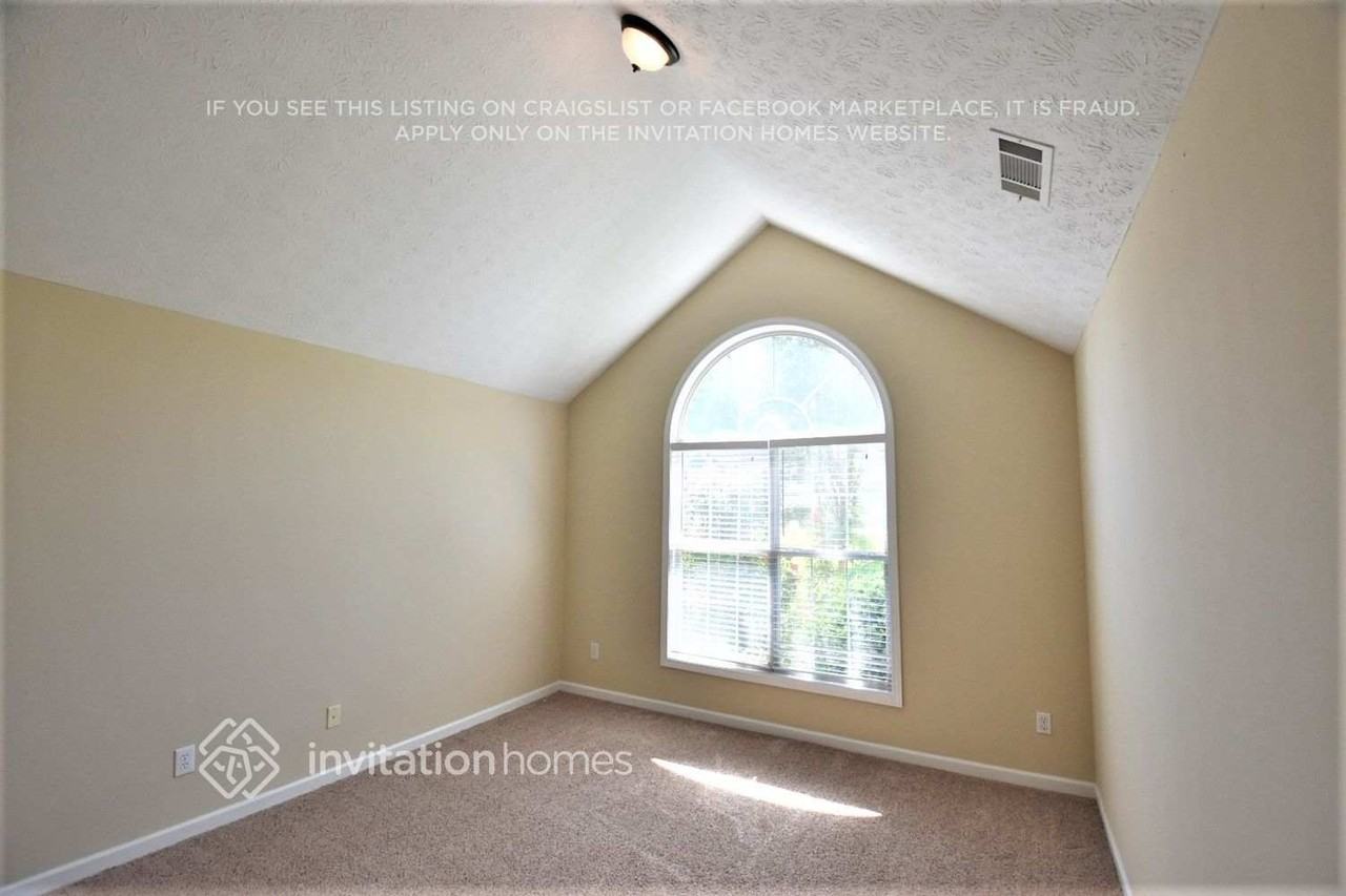 1149 Autumn Glen Way - Photo 7 of 11