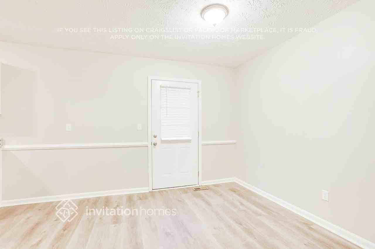 3890 Daylily Way - Photo 4 of 11