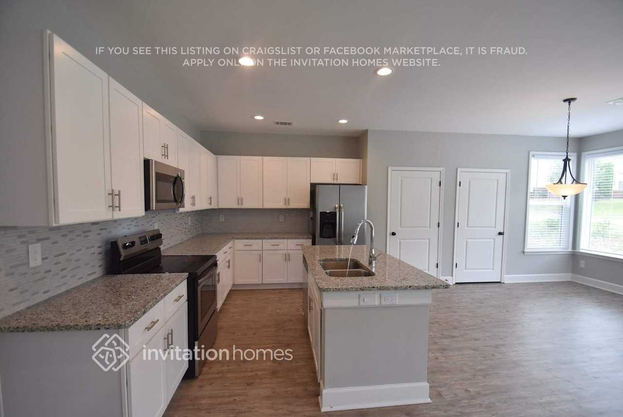 442 Best Friends Turn Aly - Photo 4 of 7