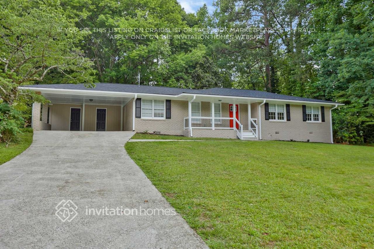 1060 Canterbury Dr Se - Photo 3 of 26