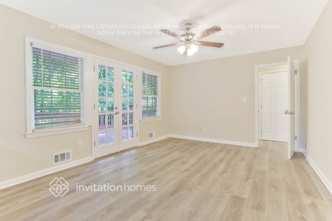 1060 Canterbury Dr Se - Photo 5 of 26