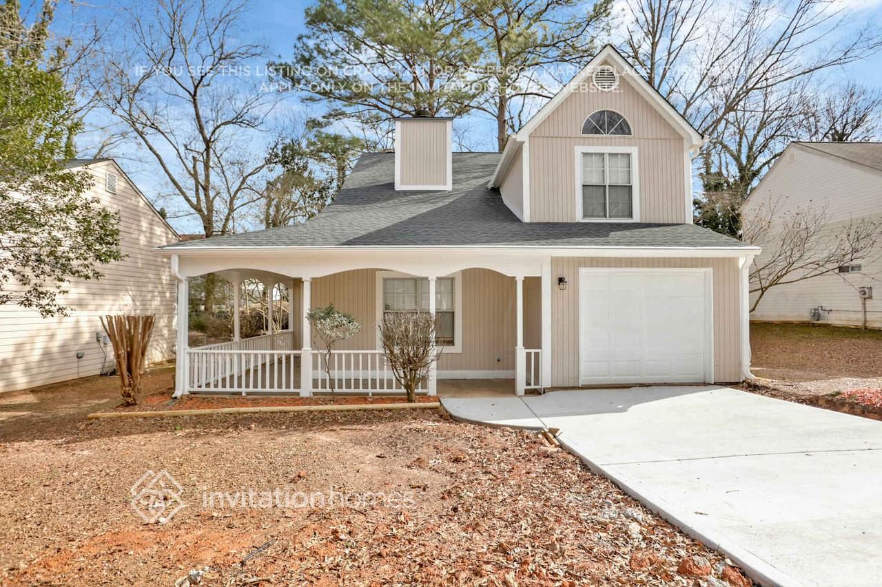 1052 Autumn Crest Dr - Photo 2 of 24