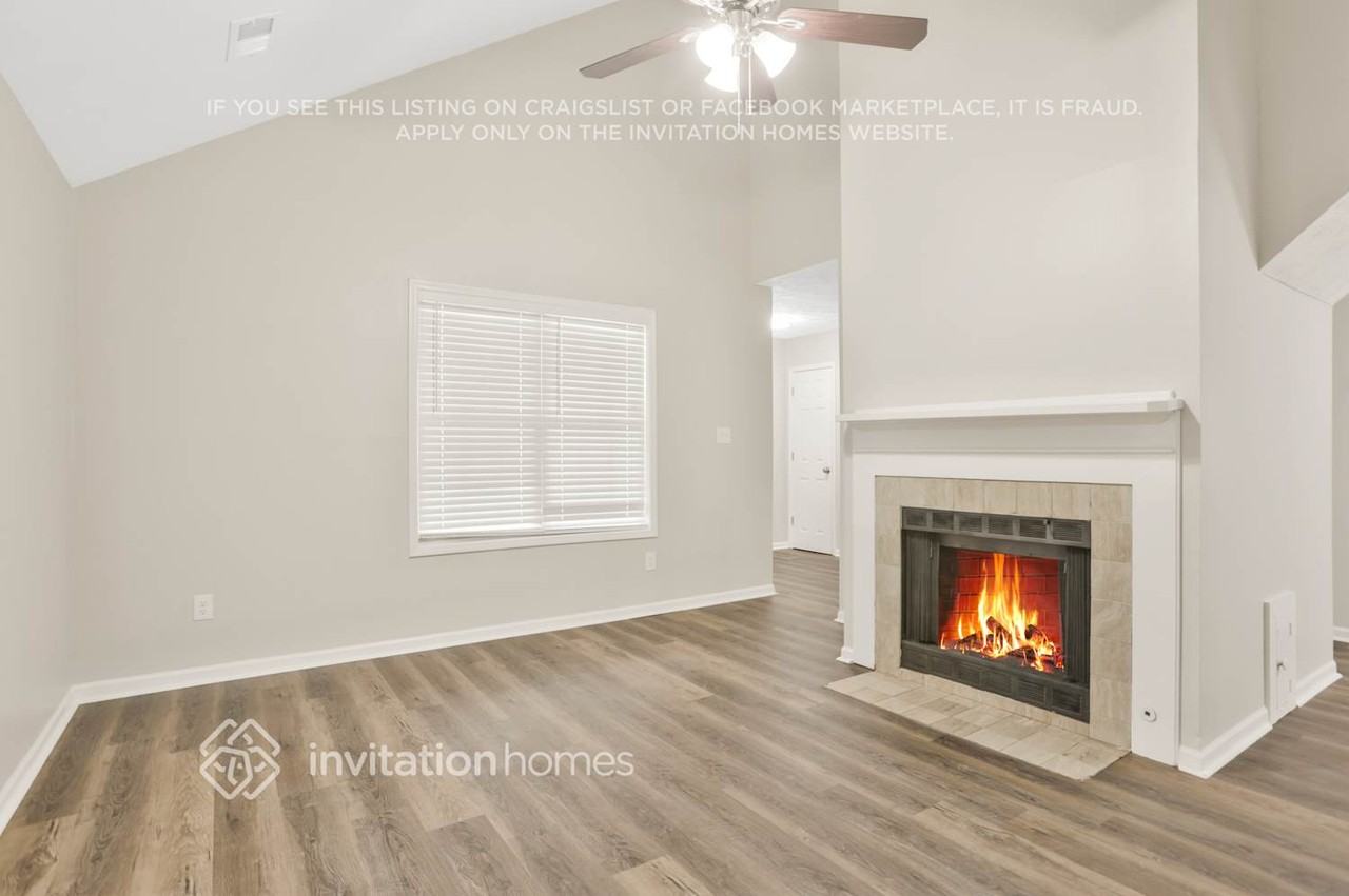 1052 Autumn Crest Dr - Photo 6 of 24