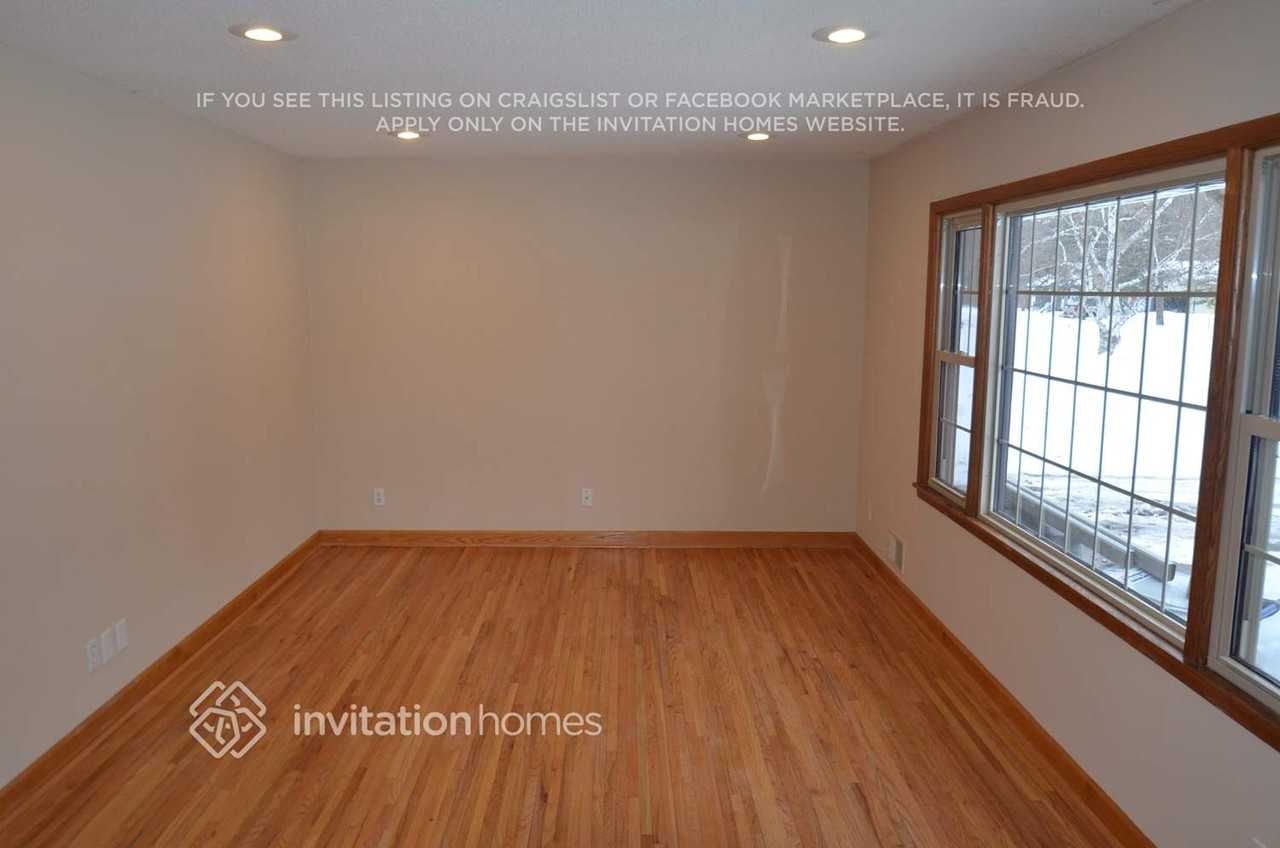 707 Keniston St N - Photo 2 of 10