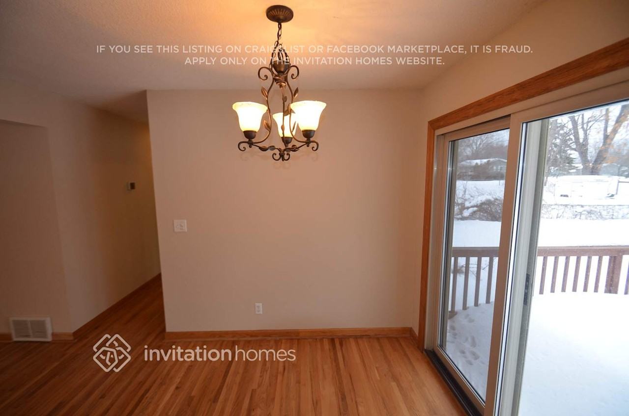 707 Keniston St N - Photo 3 of 10