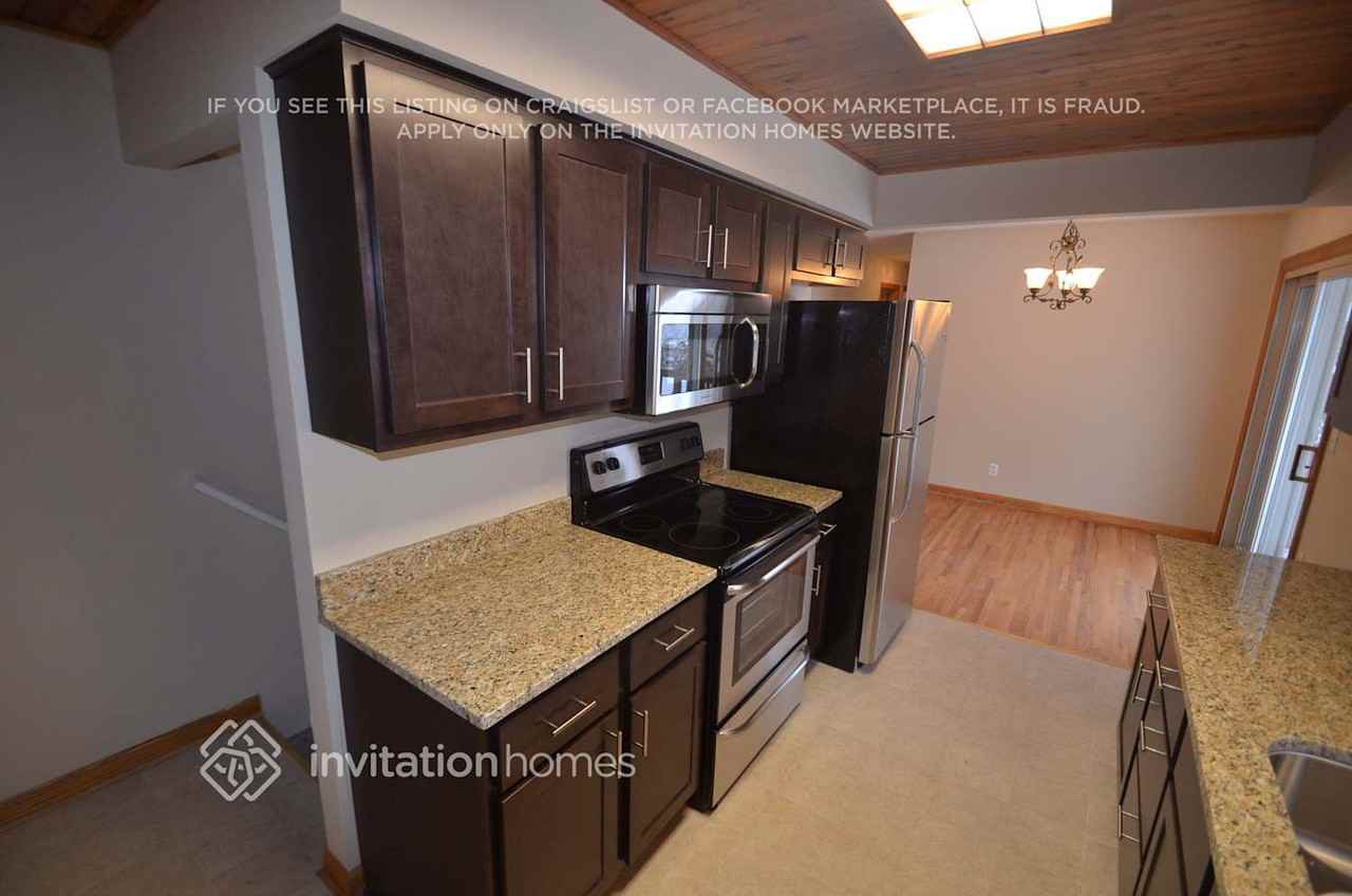 707 Keniston St N - Photo 5 of 10