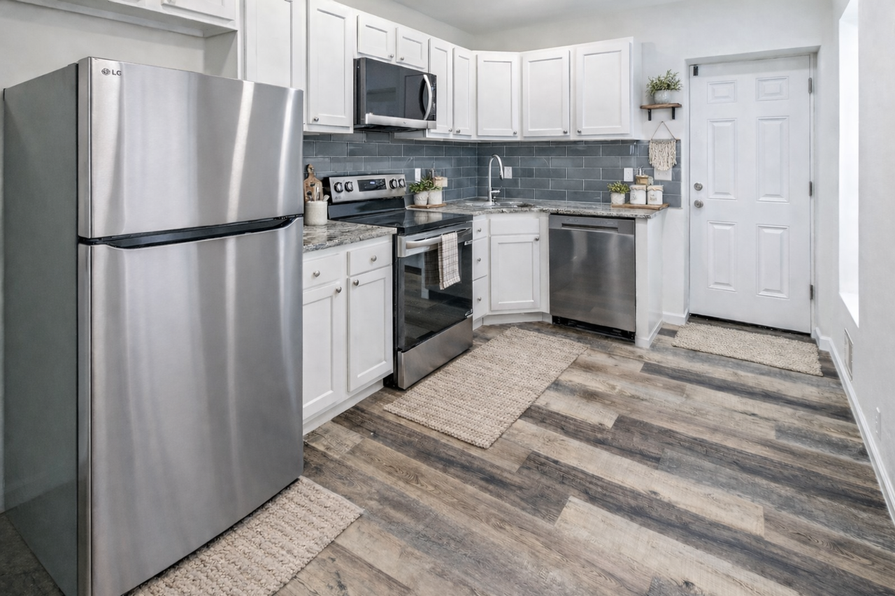 1330 Lancaster Ave - Photo 2 of 20