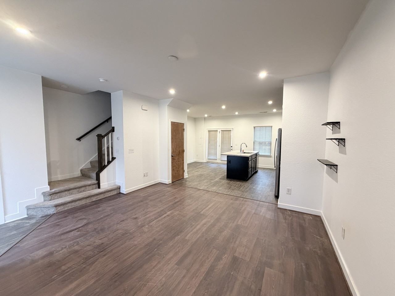 221 Brittlebrush Dr #1 - Photo 3 of 17